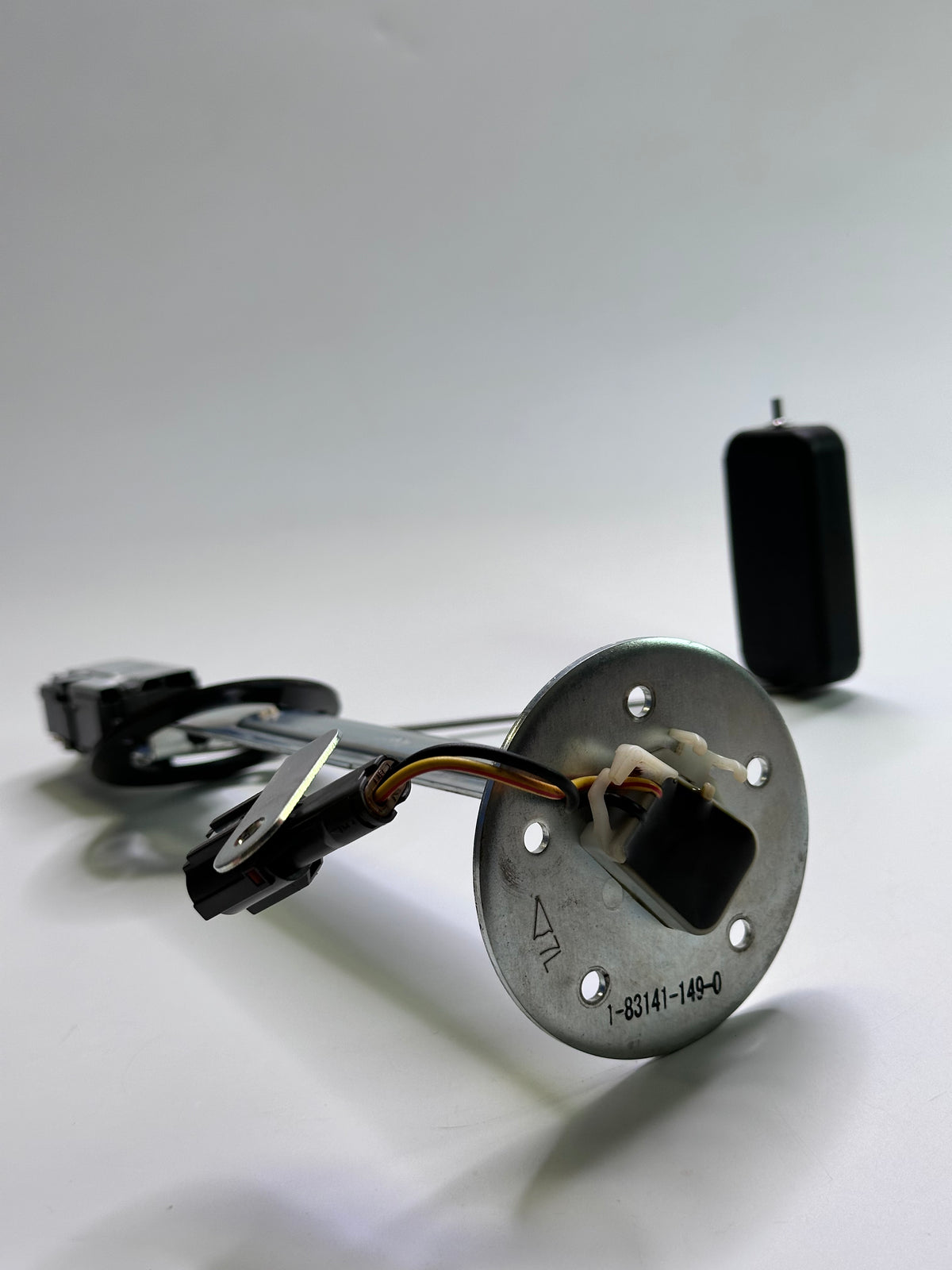 Isuzu 1831411490 Fuel Tank Sender Unit