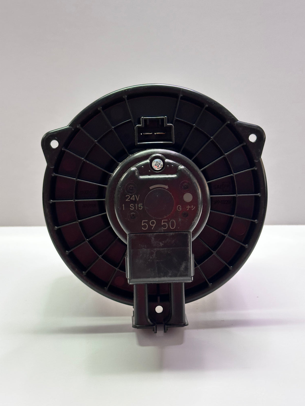 Isuzu 8981839240 Heater/Blower Fan Motor Assembly