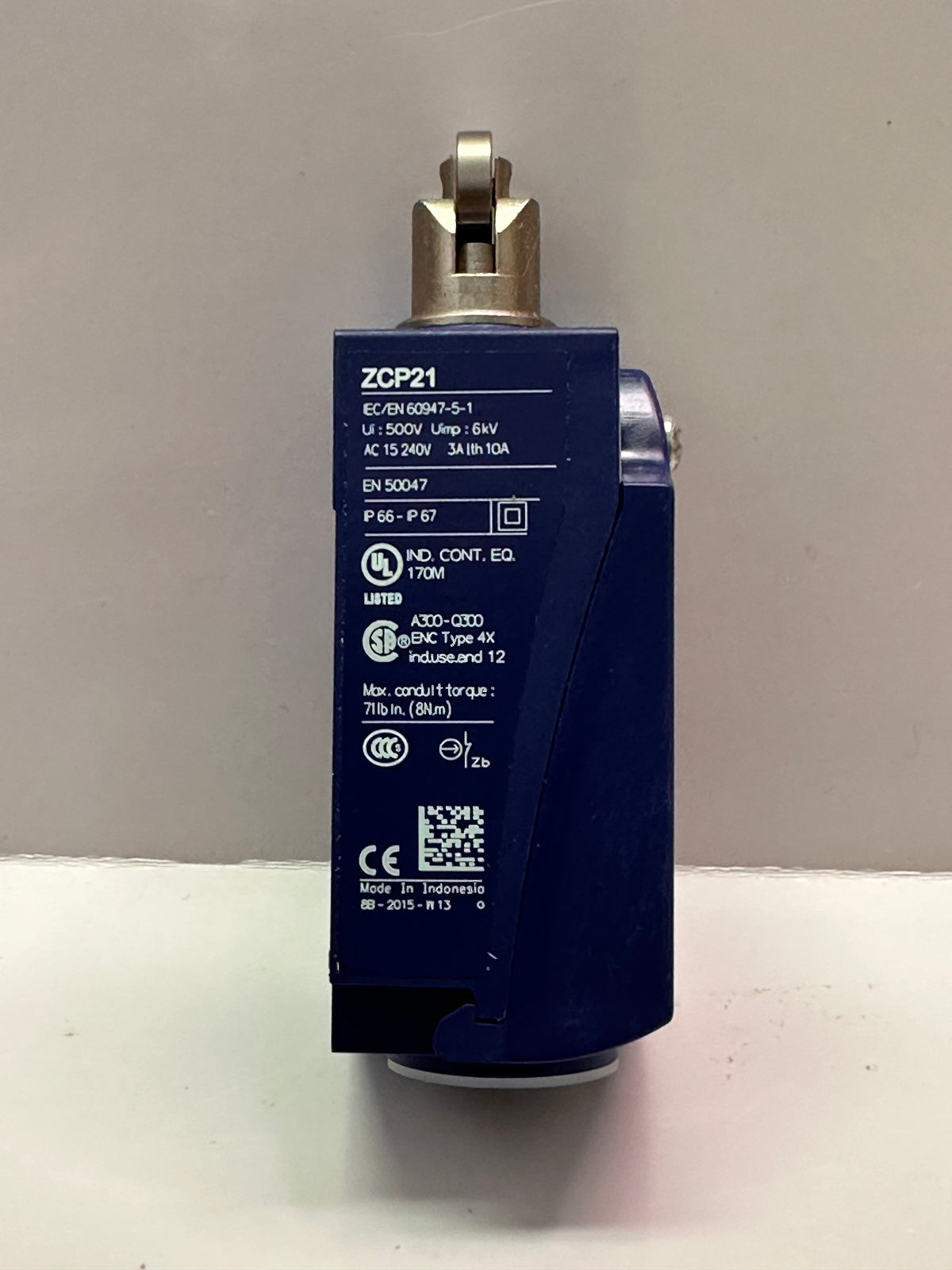 Telemecanique XCKP2102G11 Limit Switch XC Standard