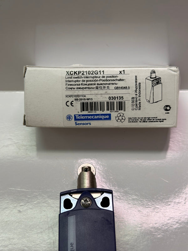 Telemecanique XCKP2102G11 Limit Switch XC Standard