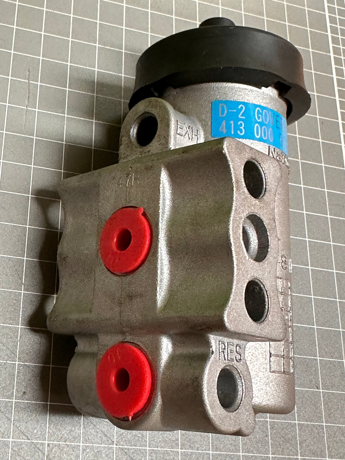 Komatsu 566-35-42530 Air Governor Assembly