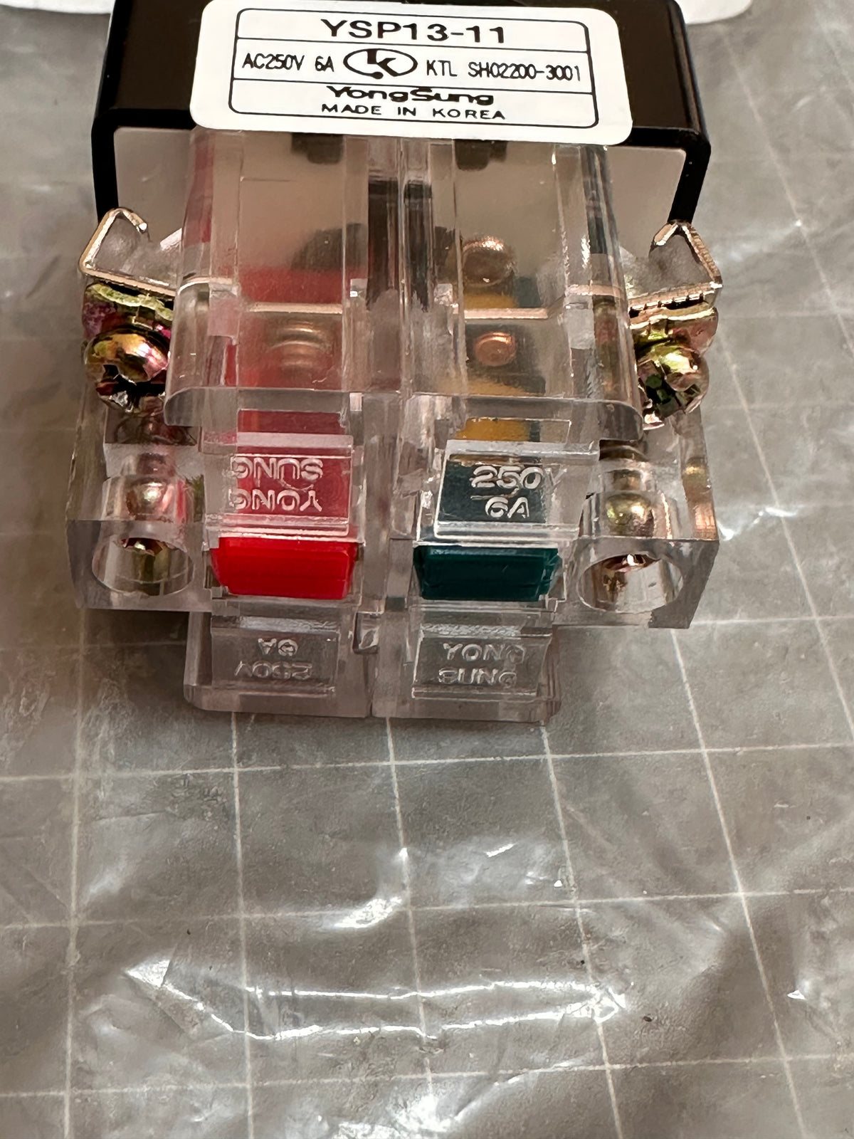 Yong Sung YSP13-11 Green Illuminated Push-Button Switch