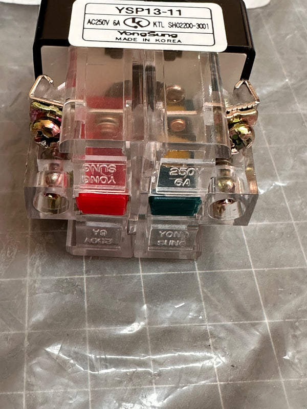 YONG SUNG YSP13-11 Push Button Switch / Green