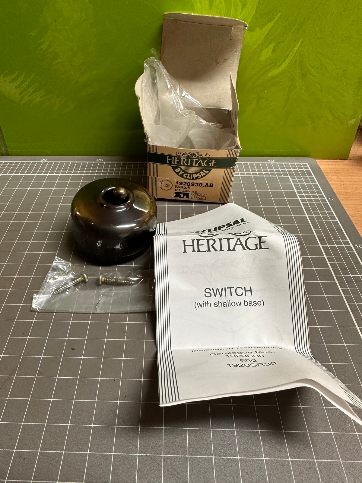 CLIPSAL Heritage 1920 Series Switch with Shallow Base 1920S30,AB