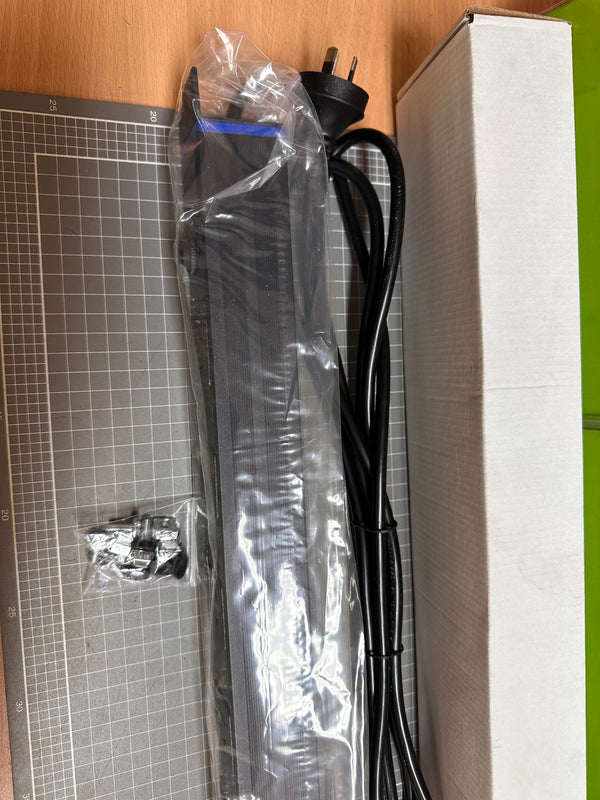 RACKTECH 5 Way Horizontal Power Rail 9001-RB NIB