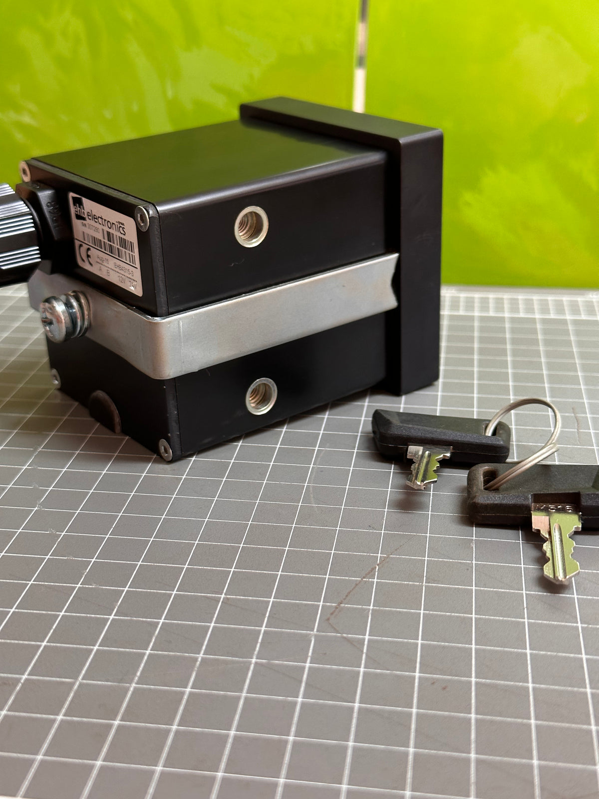 ehb electronics MC704LC Ignition / Start Switch with 3 Keys