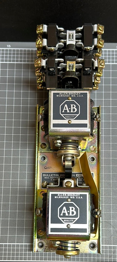 Allen-Bradley 200-EXL840Z2 Bulletin 200 DC Control Relay