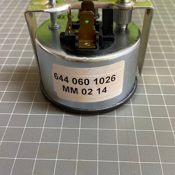Motometer Oil Pressure Gauge, 10 Bar, 24V, 52mm   644.060.1026