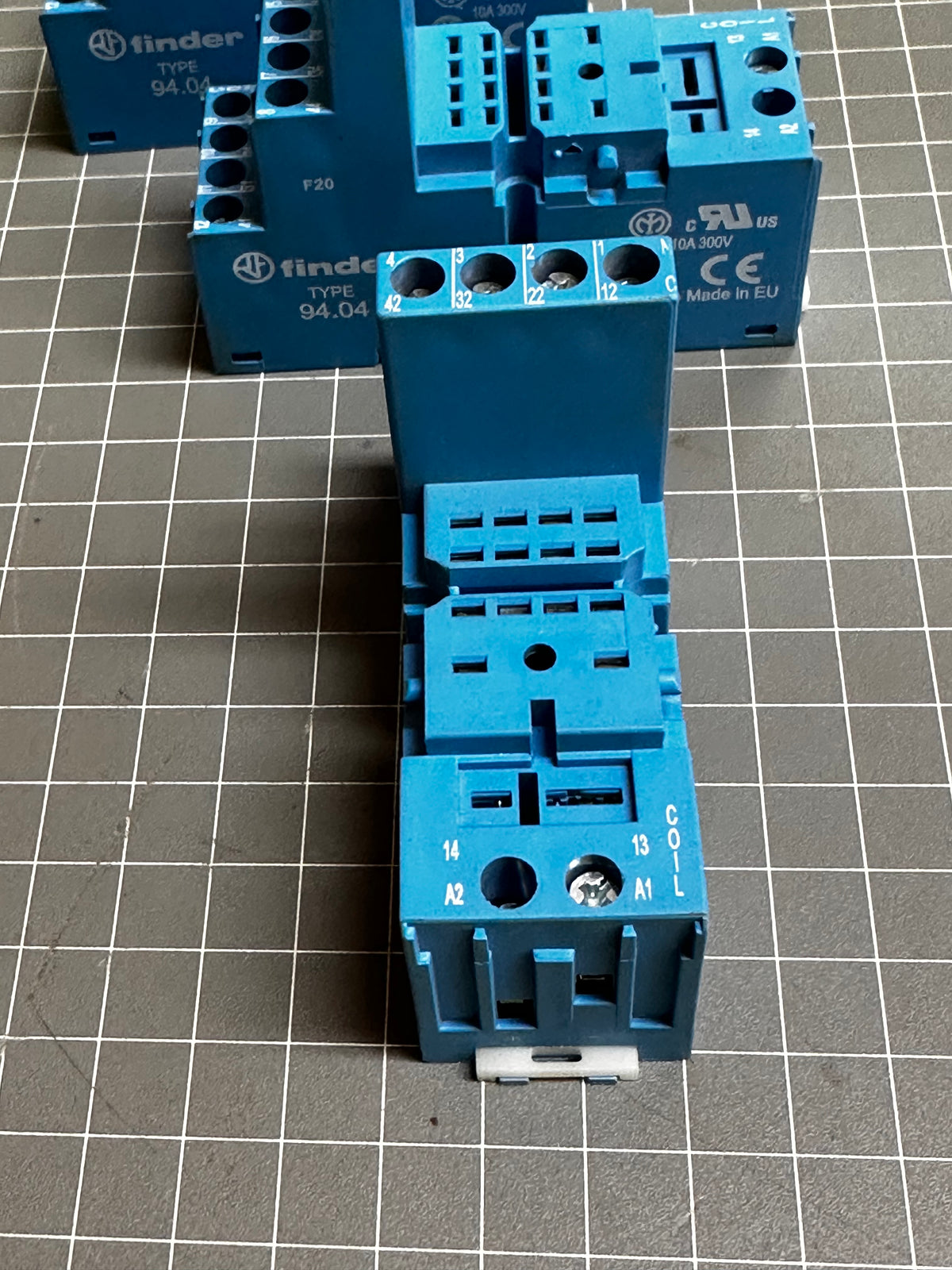 FINDER 94.04 Relay Socket