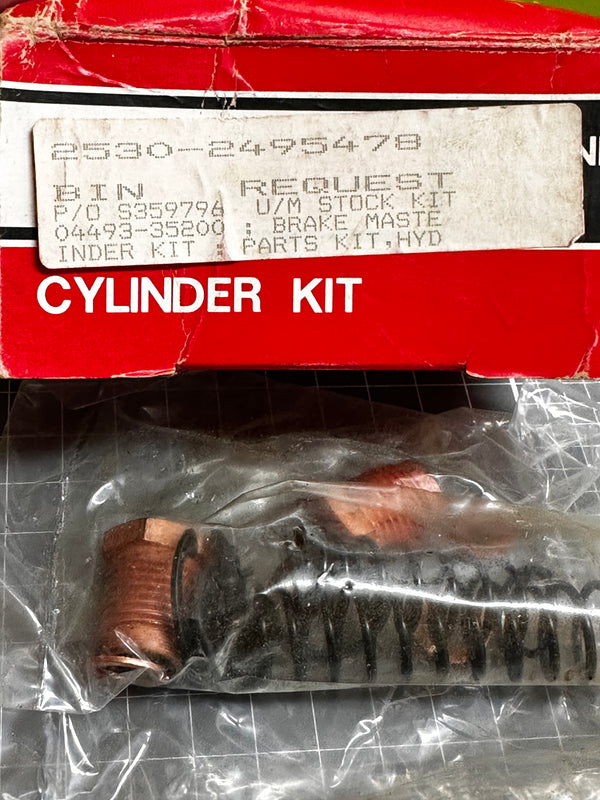 TOYOTA 04493-35200 Master Cylinder Repair Kit