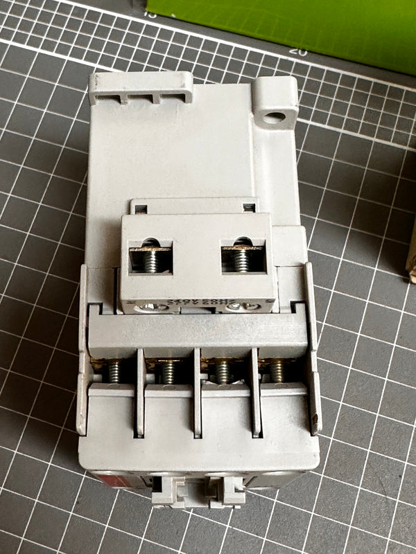 SPRECHER + SCHUH CS7-31E-277 Control Relay