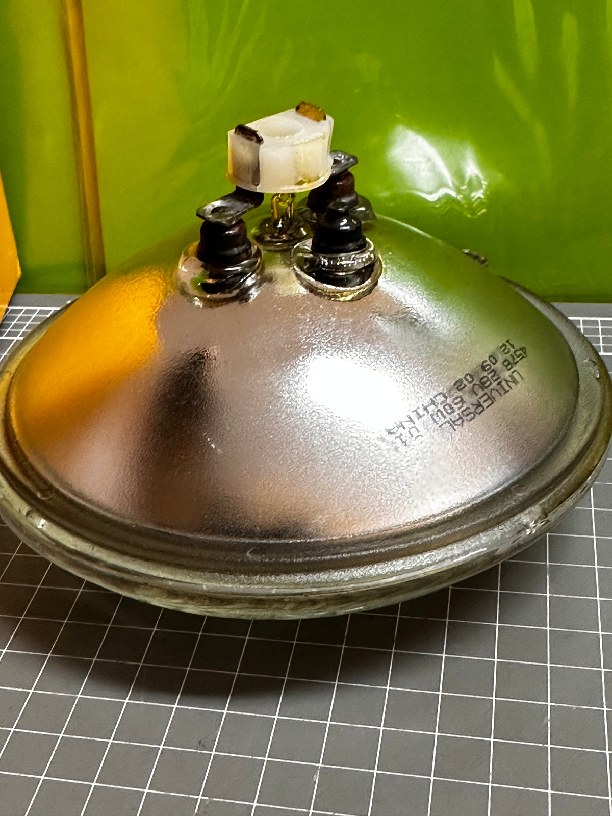 CAT 9W-1281 Flood Lamp — 24V 60W H4578