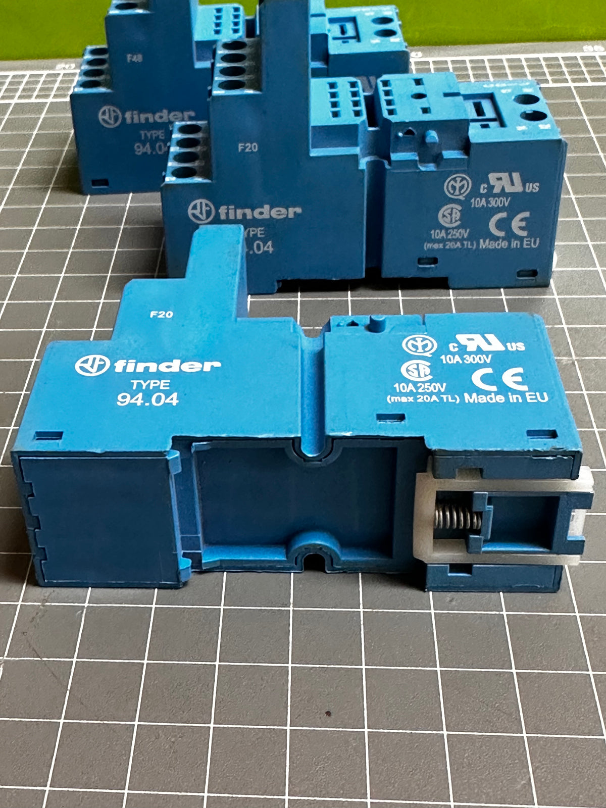 FINDER 94.04 Relay Socket