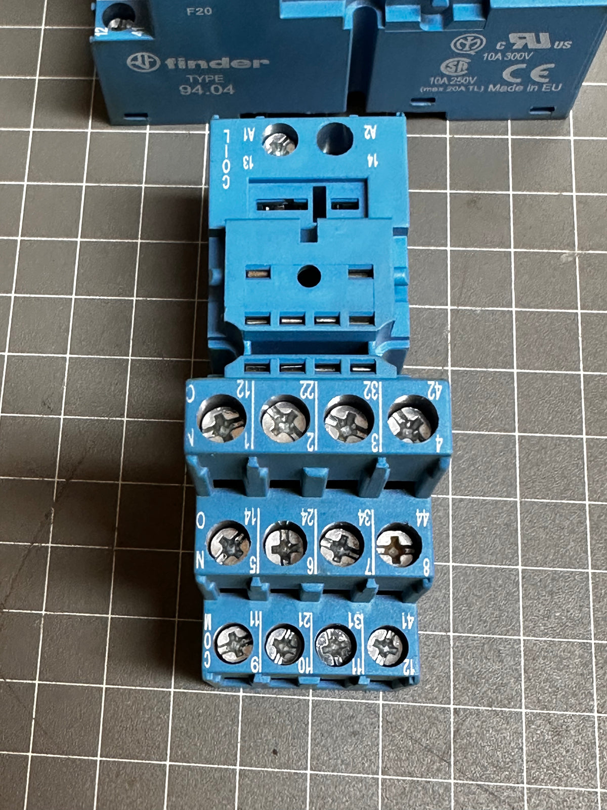 FINDER 94.04 Relay Socket