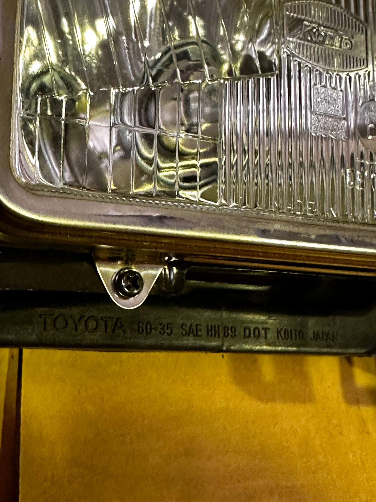 Toyota 81150-60321 Left-Hand Headlamp Assembly