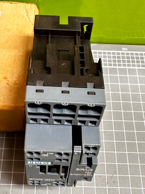 SIEMENS SIRIUS 3RT2026-2BB40 Power Contactor