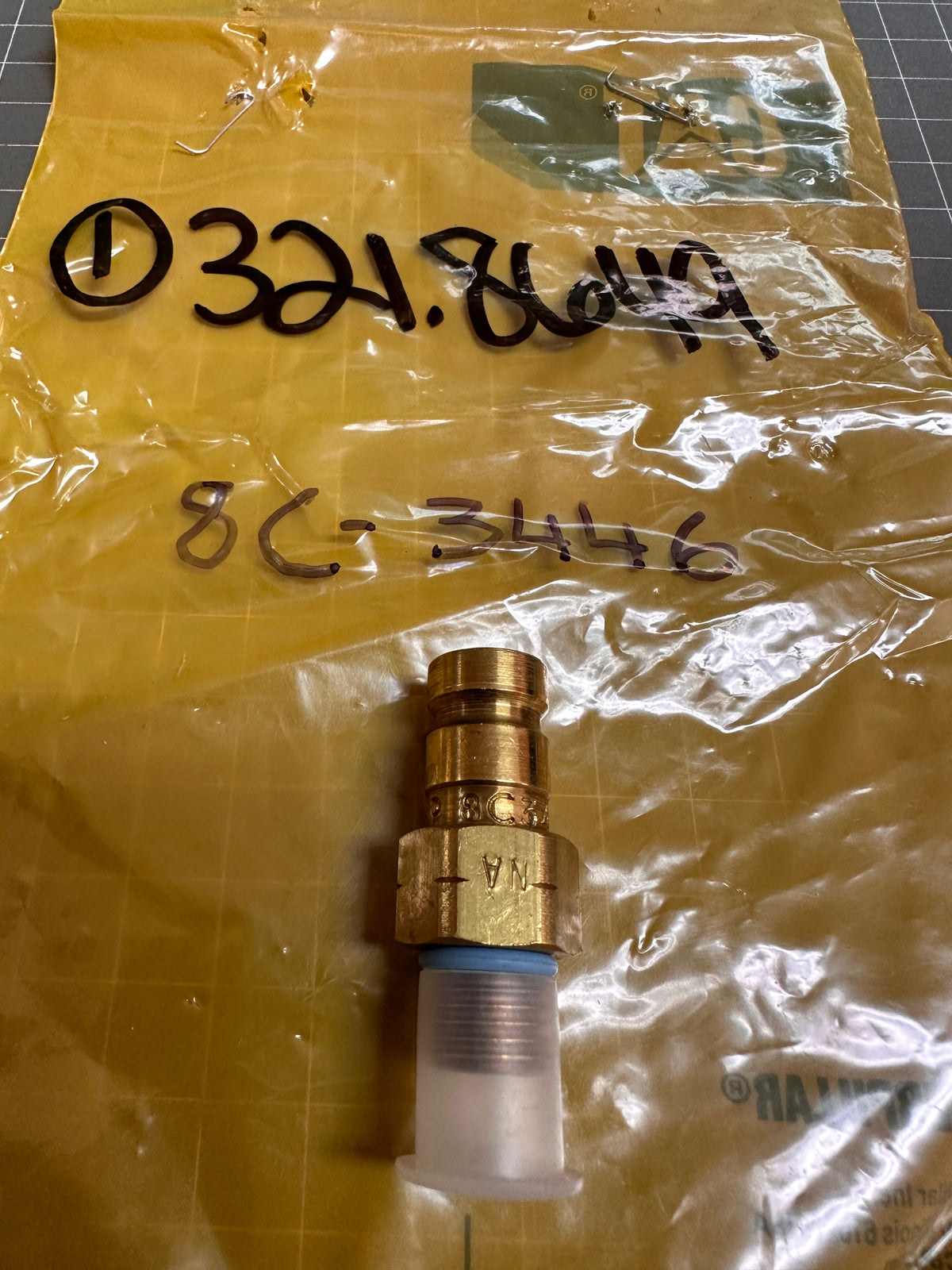CAT 8C-3446 Brass Fluid Sampling Valve, 7/16-20 Male STOR