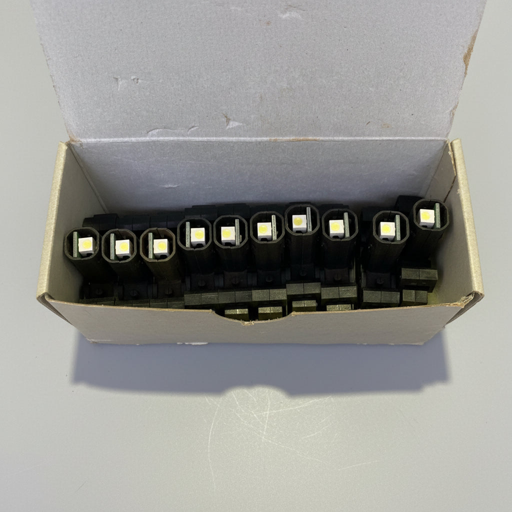 Siemens 3SB3 400-1PE White 24V LED Light Block – Box of 10
