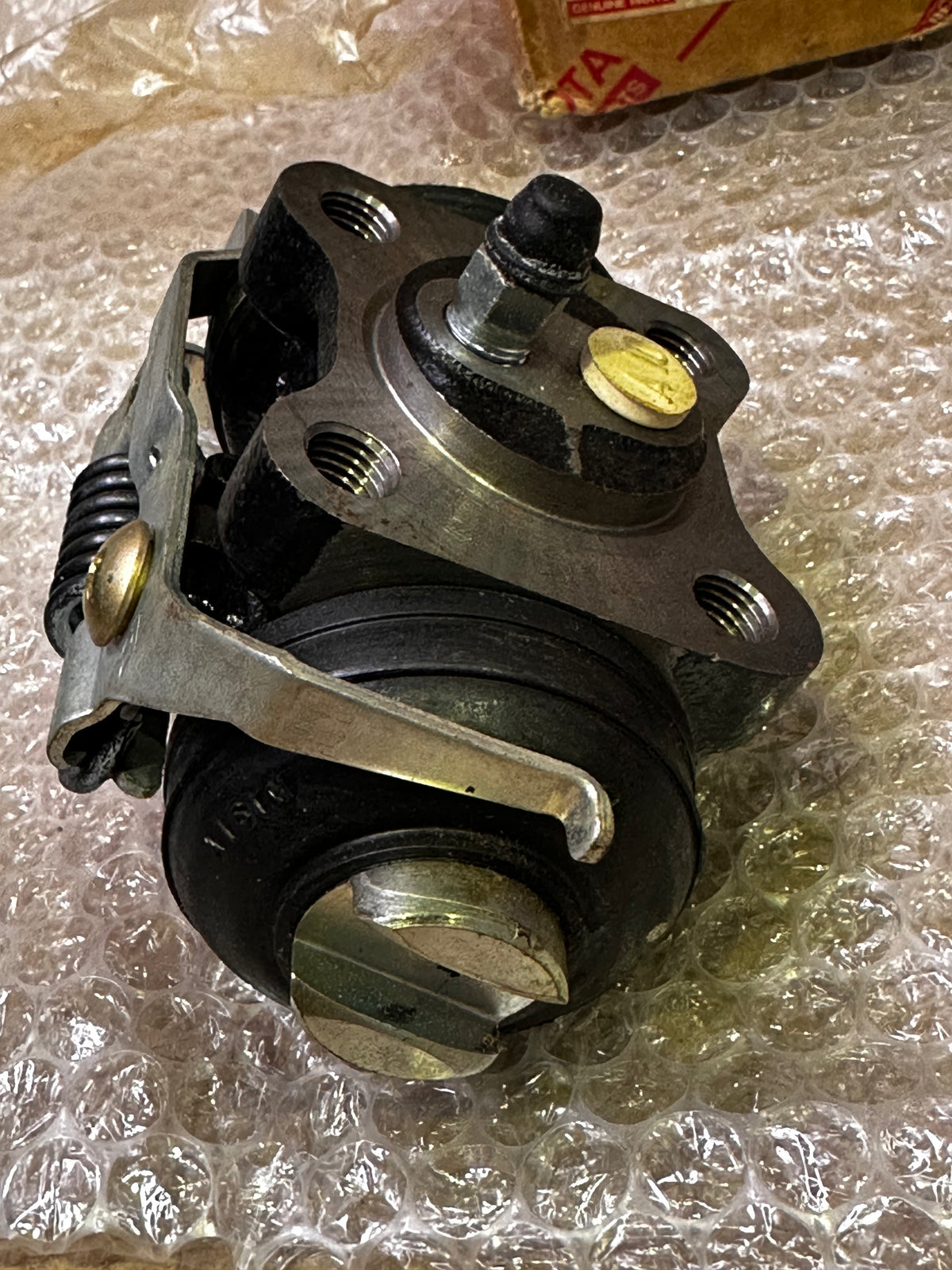 Toyota 47570-36150 Rear Wheel Cylinder Assy