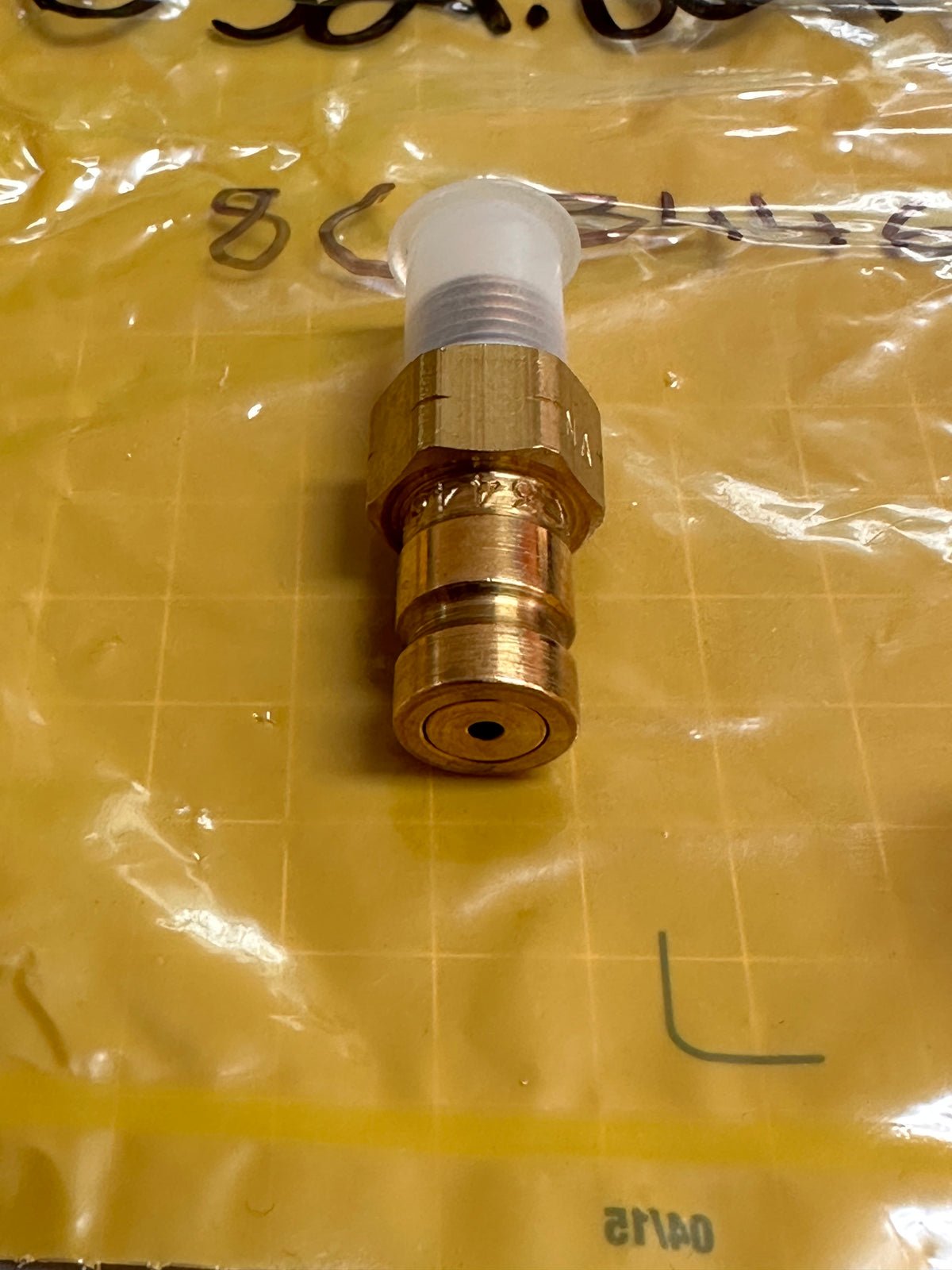 CAT 8C-3446 Brass Fluid Sampling Valve, 7/16-20 Male STOR