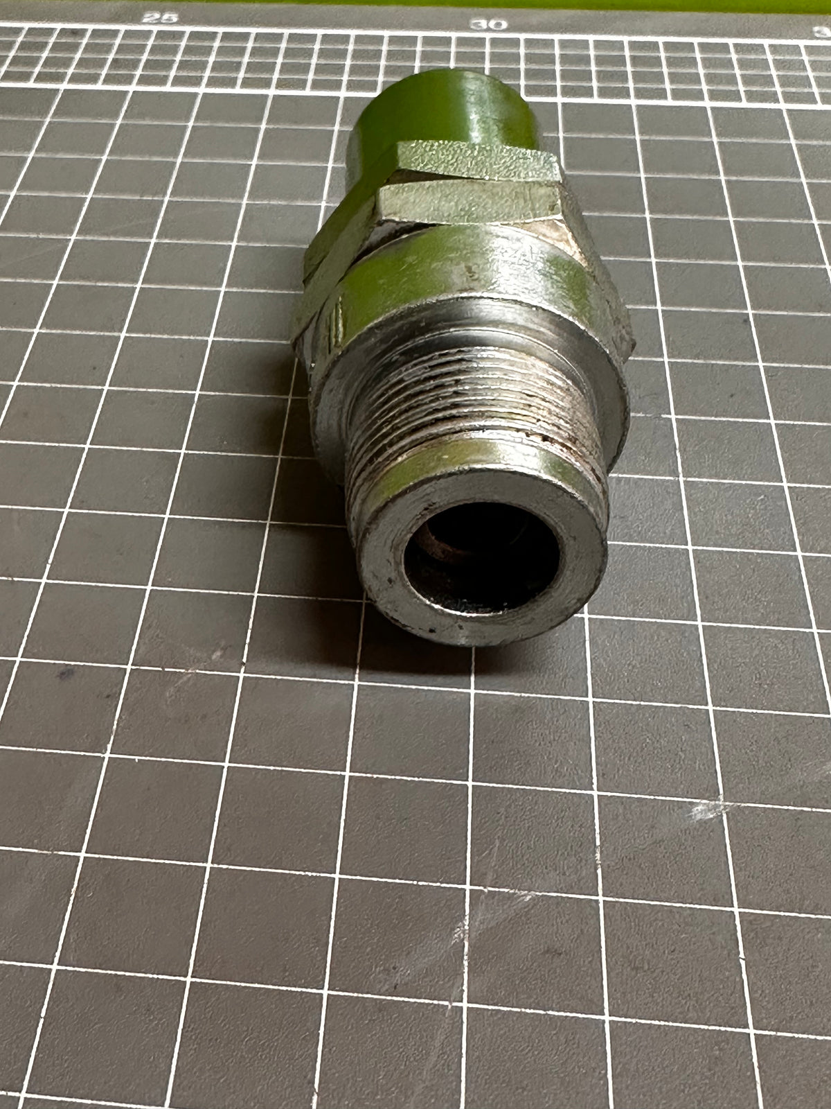 CAT 8X-2321 Steel Check Valve — 7/8-18 UNS / 1/4-18 NPTF