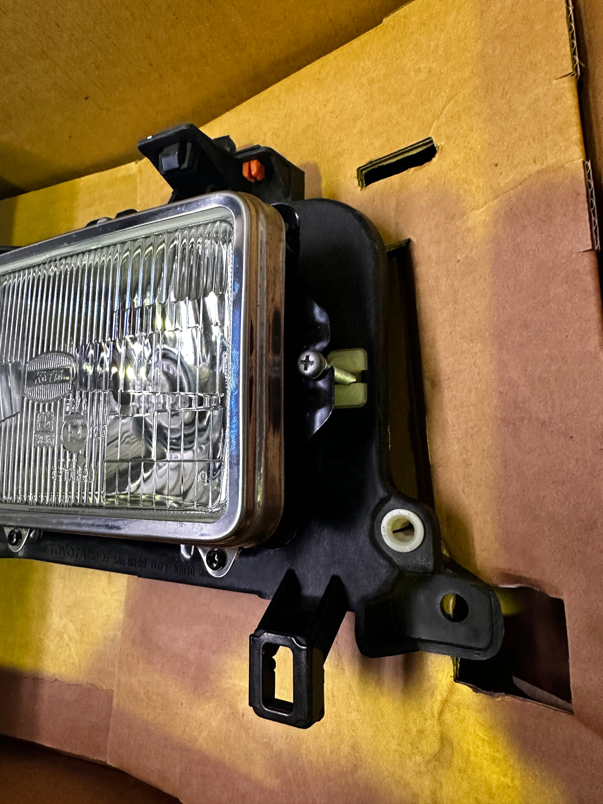 Toyota 81150-60321 Left-Hand Headlamp Assembly