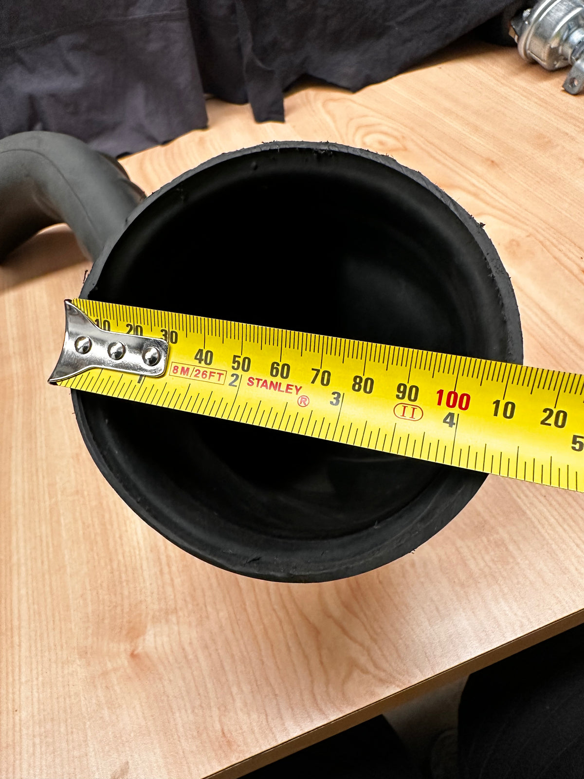 CAT 280-8293 Air Cleaner Duct