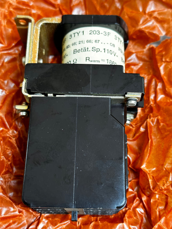 Siemens Industrial Relay 3TA63 06-0B