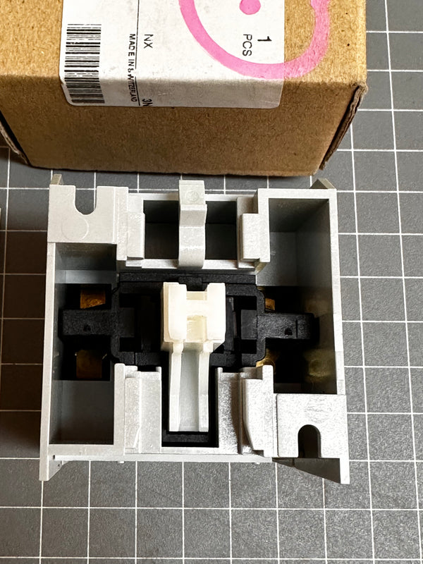 SPRECHER+SCHUH CV7-11 240V50 / 277V60 Latch Attachment