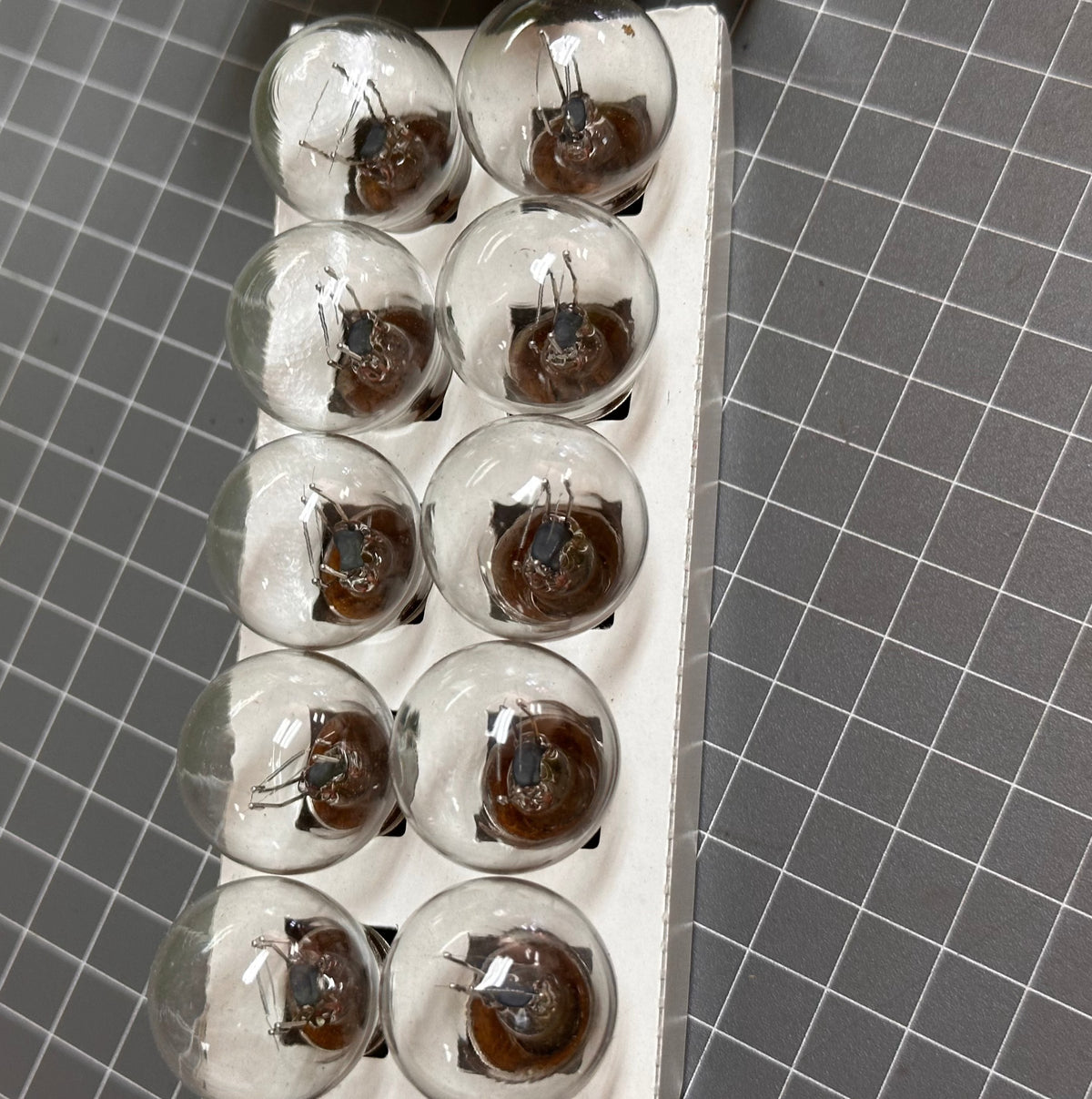 Hella S1218/5V 12V 18/5W BAY15d Globes, 10-Pack