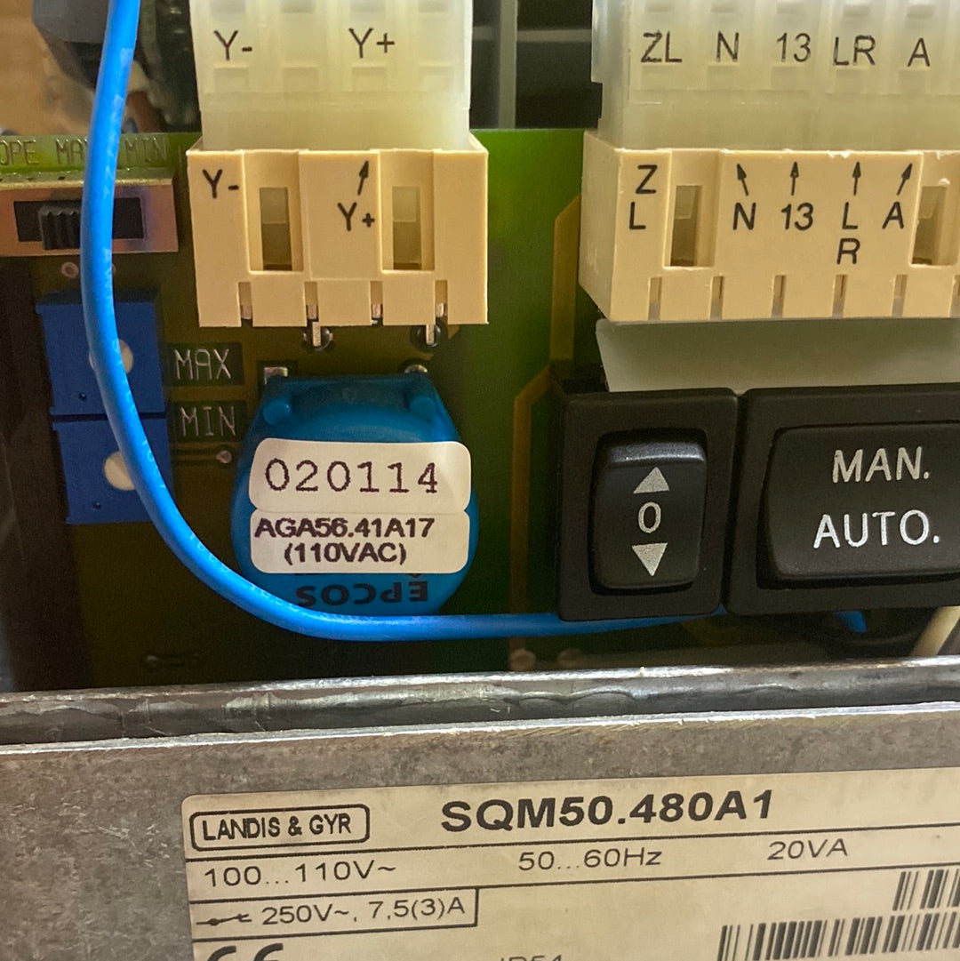 SIEMENS / LANDIS & GYR Air Damper Actuator  SQM50.480A1 c/w 10mm Drive Shaft + Potentiometer + Analog Input Module