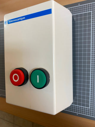LE1D18N7 Enclosed DOL Starter