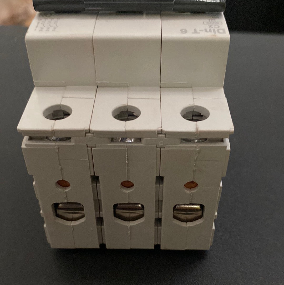 DTCB6302C Din-T 6 C2 Miniature Circuit Breaker 2A, 3 Pole C Curve