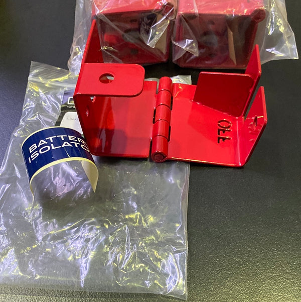 QVEE QVBILO4R Battery Isolation Bracket - Red