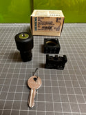 SIEMENS 3SB3 202-4AD11-0CC0 Key Operated Selector Switch