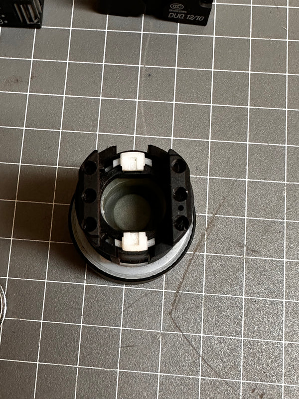 SIEMENS 3SB3 202-4AD11-0CC0 Key Operated Selector Switch