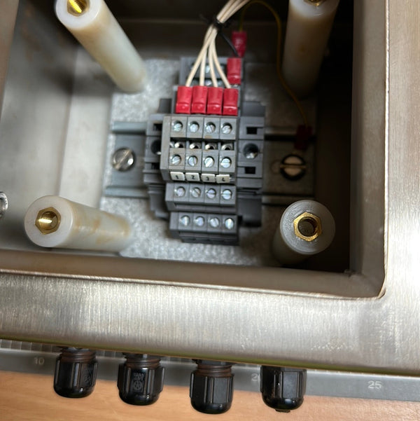 Hansford HS-SE Switching enclosure/ Accelerometer Switch, 4 Channel