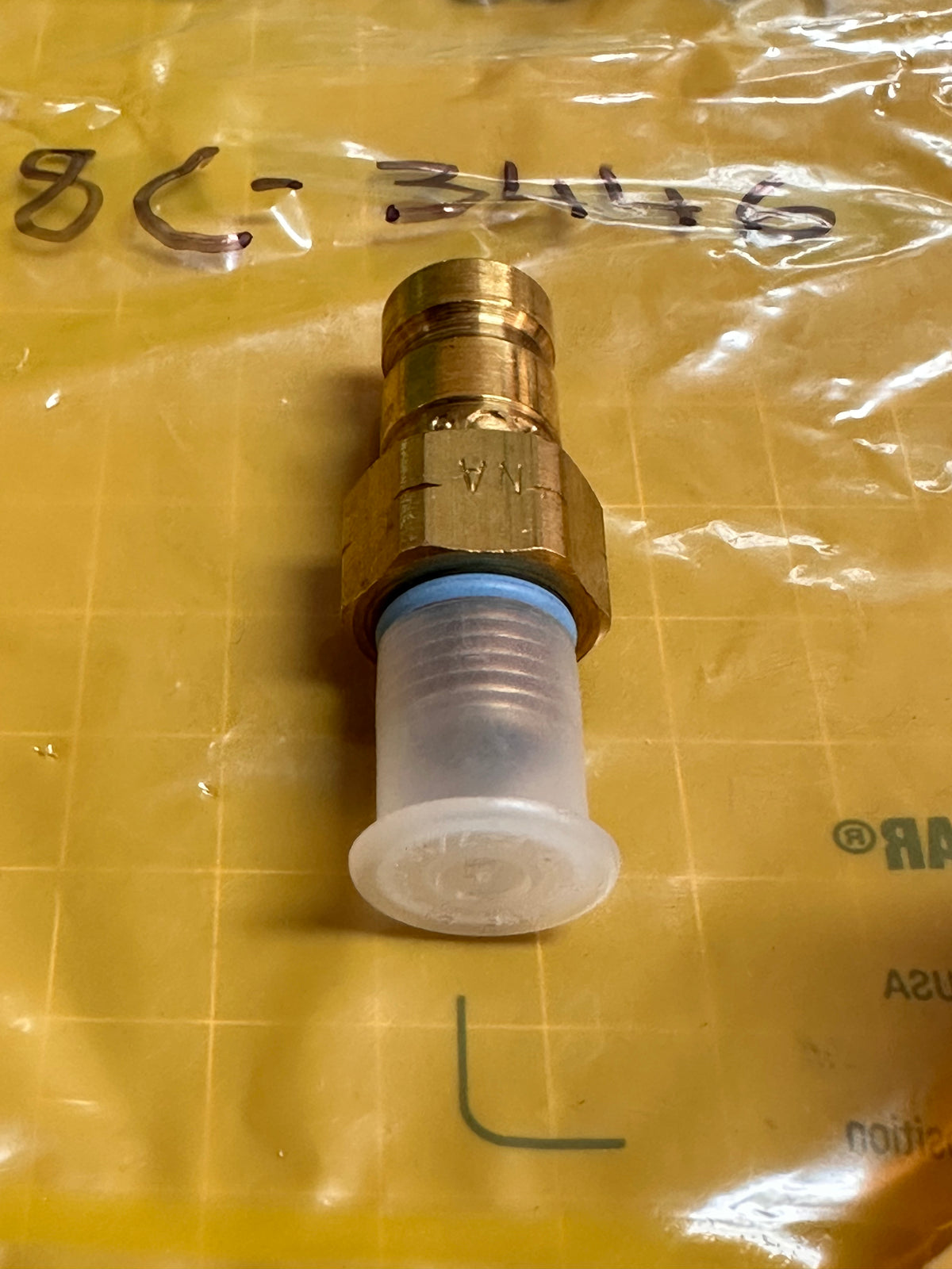 CAT 8C-3446 Brass Fluid Sampling Valve, 7/16-20 Male STOR